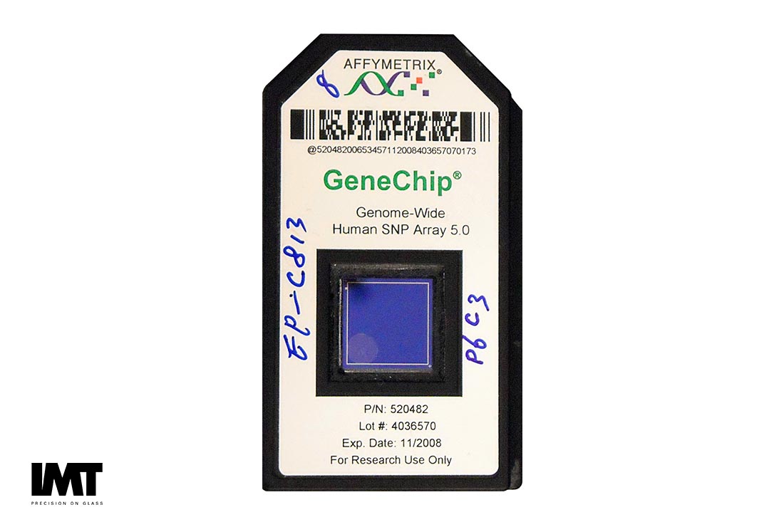 N.B. The microstructures are inside; the cartridge is what the world sees. Genechip Image by: Ricardipus